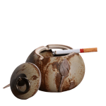 Cendrier céramique antifumée élégant, design moderne avec couvercle hermétique.