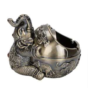 Cendrier fermé éléphant, acier inoxydable doré antique, motifs floraux et pierres rouges.