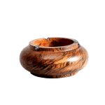 Cendrier en bois ancien vintage, veinures marquées, supports métal argenté ouvragés.