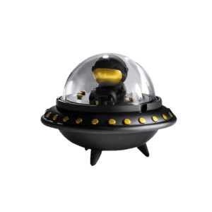 Cendrier soucoupe volante en résine noire, astronaute avec visière dorée et couvercle dôme refermable.