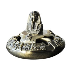 Cendrier pharaonique anti-odeur en acier bronze vieilli, buste de pharaon et gravures égyptiennes.