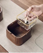 Cendrier-en-bois-avec-couvercle-en-verre
