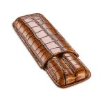 Étui à cigares Zeep en cuir de vachette marron gaufré alligator pour 2 cigares.
